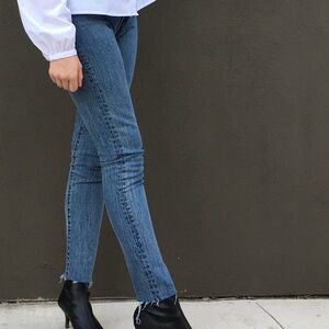 Levi's Women's 721 Skinny Jeans in Blue with Raw Hem Frayed Cutoff Excellent 26